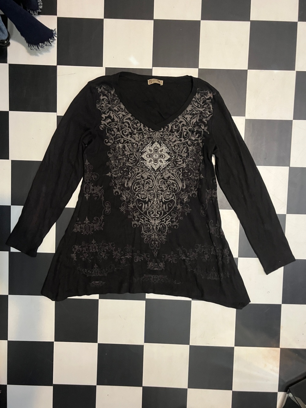 Y2K Vintage Women's Black Long-Sleeve Embroidered Medallion Top
